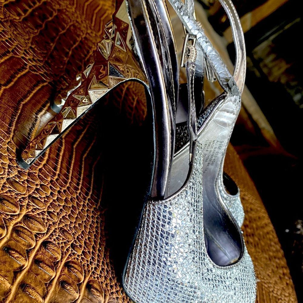 Nicole Miller Silver nailhead studded Heels shoes